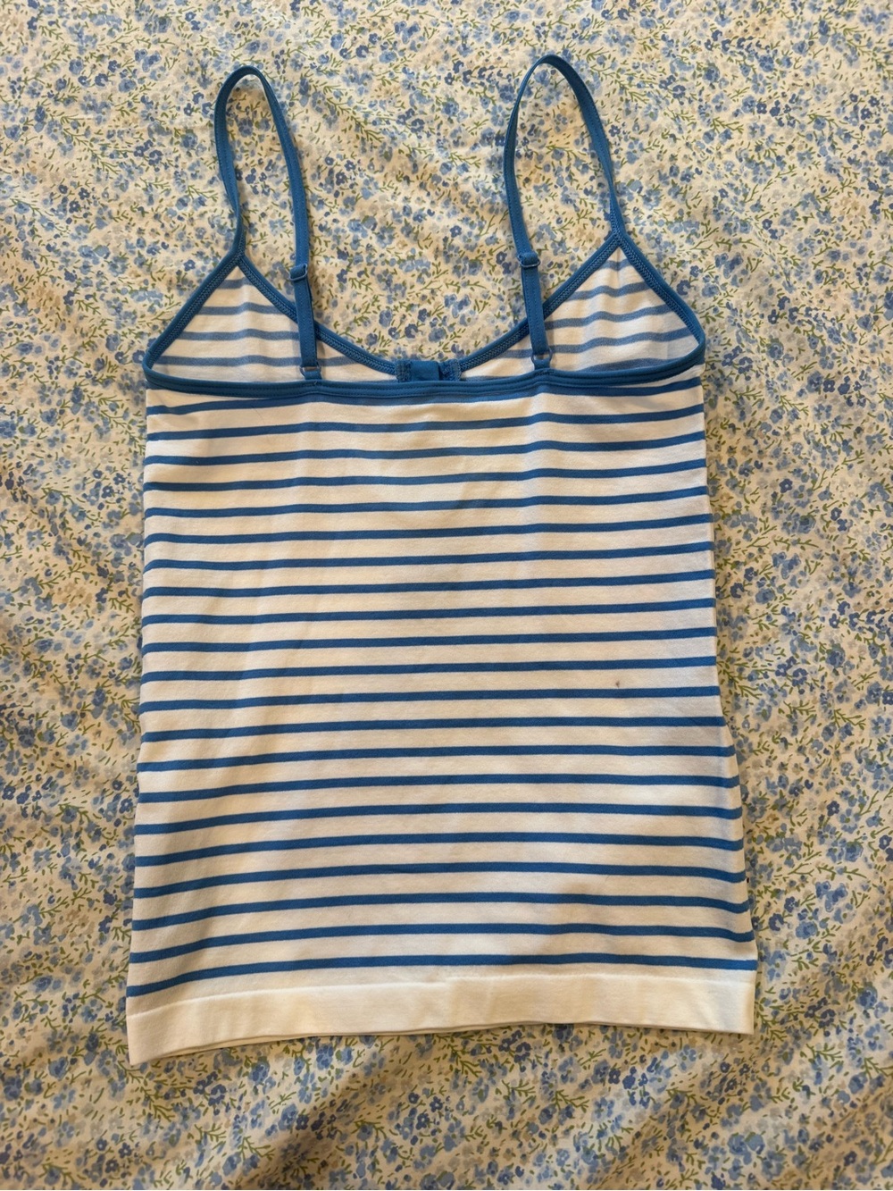 Target beachy tank - Picture 3 of 3